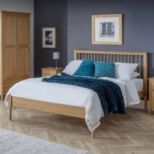 Cotswold Oak Bed - (2 Sizes)